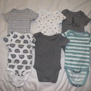 Newborn onesies - never worn or worn once!